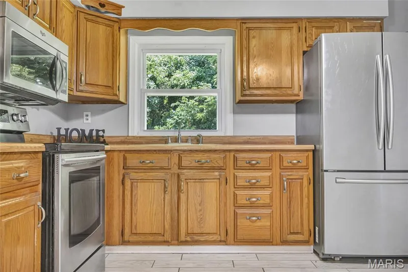 32 Highland Drive, St Charles, MO 63303 — listing photo 5 of 28