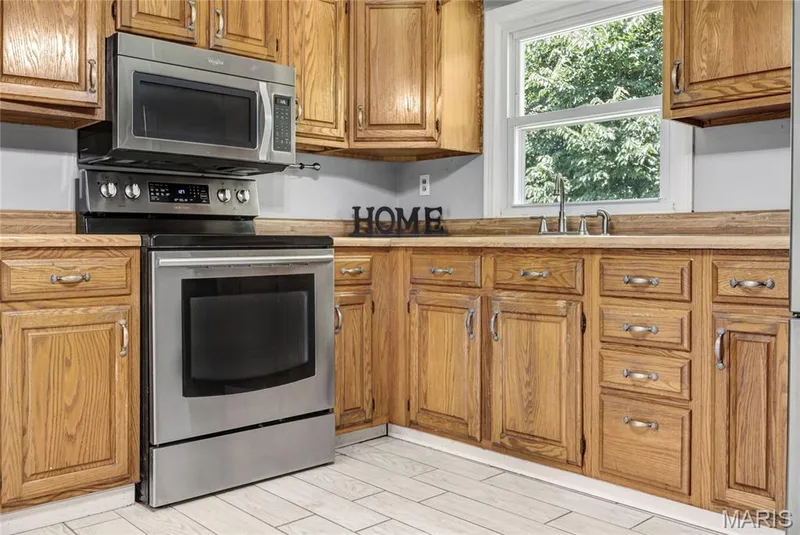 32 Highland Drive, St Charles, MO 63303 — listing photo 7 of 28