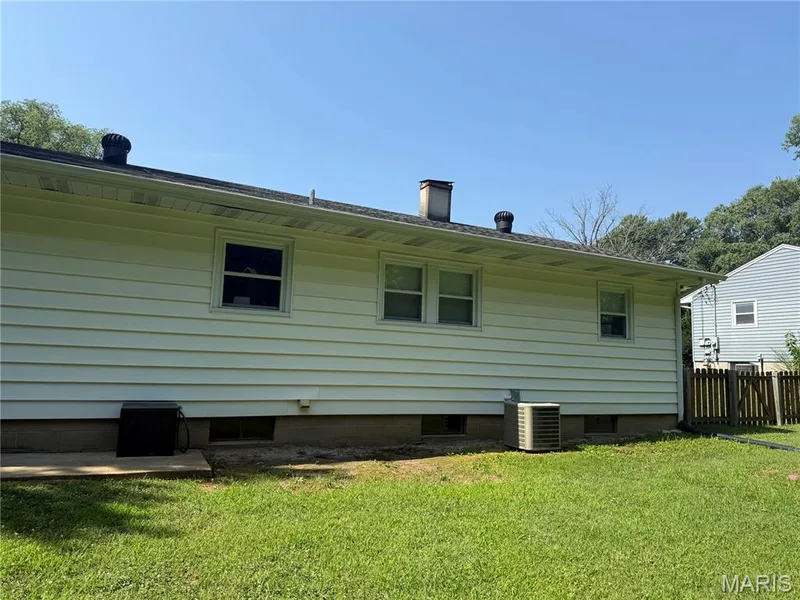32 Highland Drive, St Charles, MO 63303 — listing photo 26 of 28