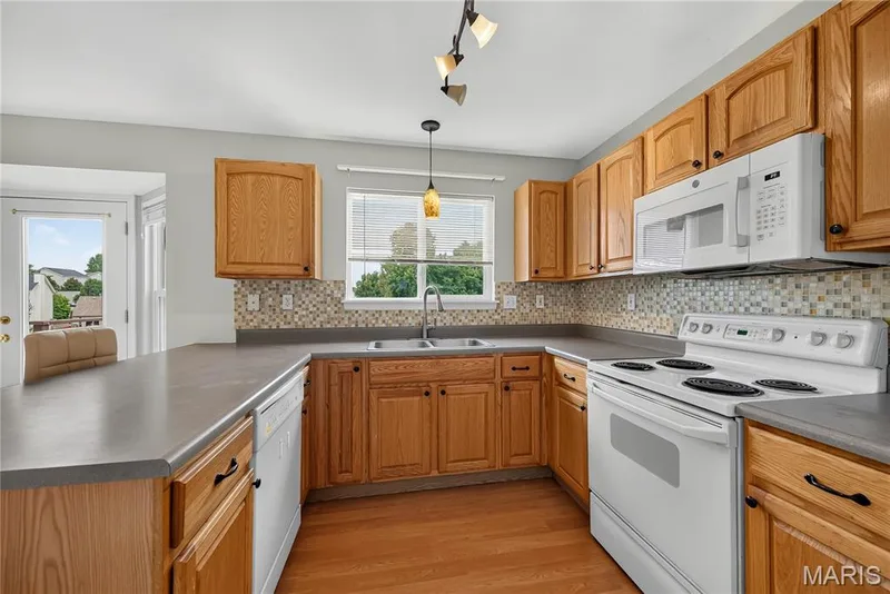 14 Spring Time Court, St Charles, MO 63303 — listing photo 13 of 47