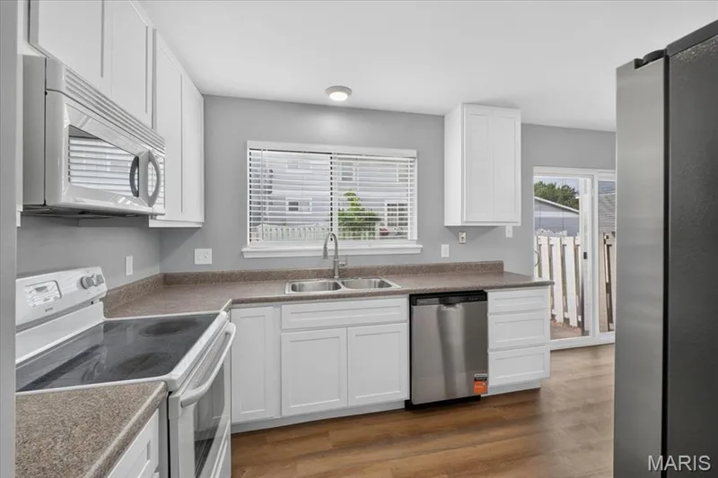 1664 Kircher Drive #C, St Charles, MO 63303 — listing photo 2 of 19