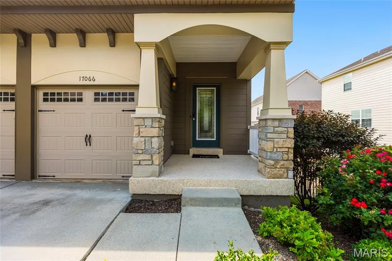 17066 Cambury Lane, Wildwood, MO 63040 — listing photo 2 of 25