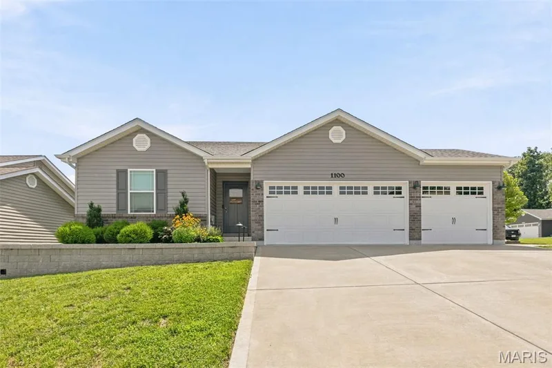 1100 Slapshot Drive, Foristell, MO — listing photo 1