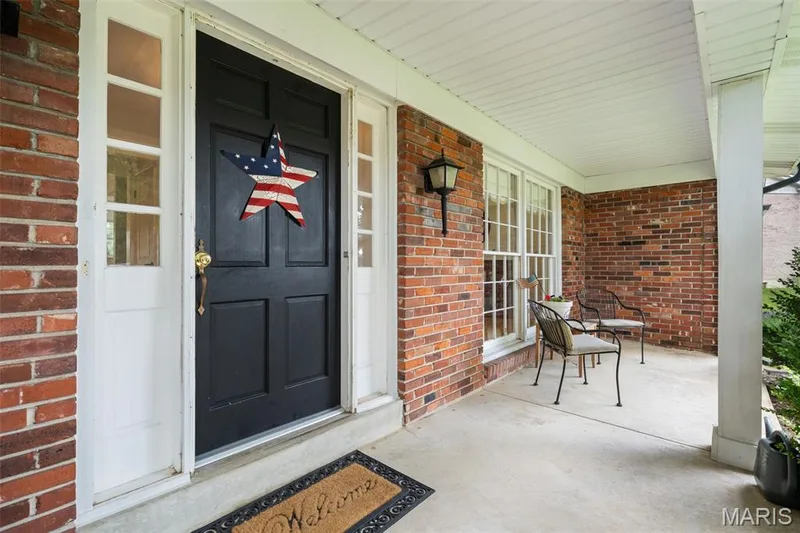 312 Diplomat Lane, Chesterfield, MO 63017 — listing photo 3 of 51