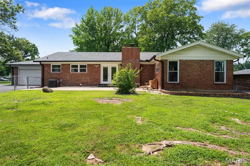 Home features a rear entry 2 car garage — 312 Diplomat Lane, Chesterfield, MO 63017