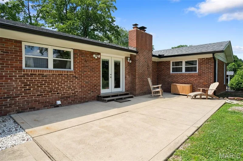 patio off the family room to enjoy your morning coffee — 312 Diplomat Lane, Chesterfield, MO 63017