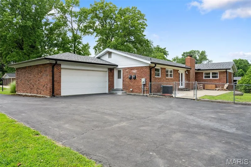 Large area for extra parking — 312 Diplomat Lane, Chesterfield, MO 63017