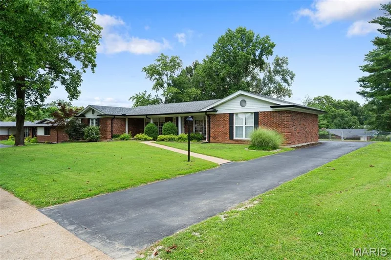 312 Diplomat Lane, Chesterfield, MO 63017 — listing photo 48 of 51