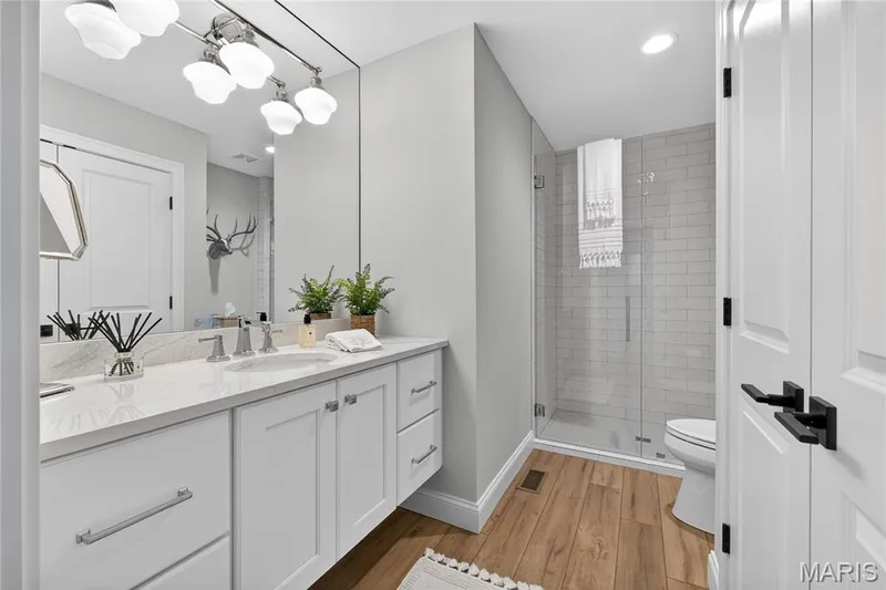 Second floor private bath — 16529 Waterfront Avenue, Chesterfield, MO 63017