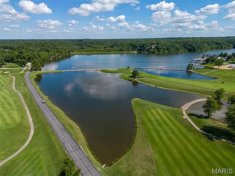 10967 Village Drive W, Foristell, MO 63348 — listing photo 15 of 41