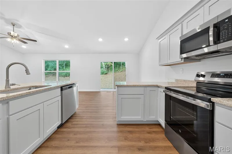10967 Village Drive W, Foristell, MO 63348 — listing photo 17 of 41