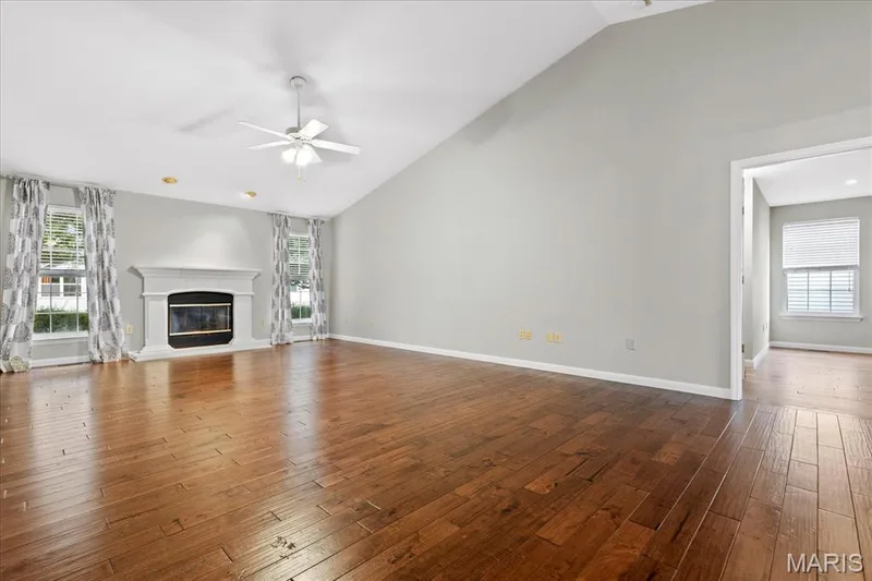 8010 Knights Crossing Drive, O'Fallon, MO 63368 — listing photo 4 of 33