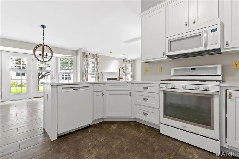 8010 Knights Crossing Drive, O'Fallon, MO 63368 — listing photo 8 of 33