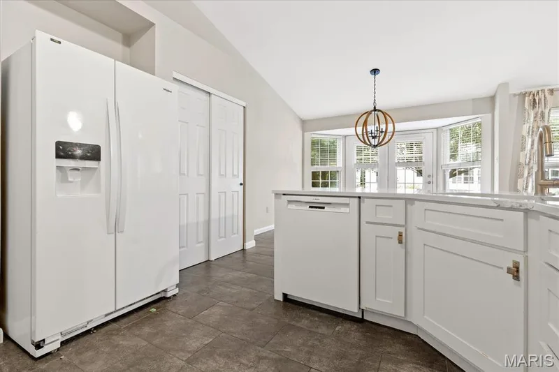 8010 Knights Crossing Drive, O'Fallon, MO 63368 — listing photo 9 of 33