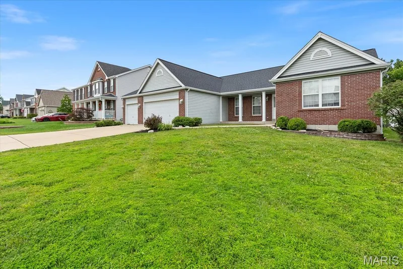 8010 Knights Crossing Drive, O'Fallon, MO 63368 — listing photo 30 of 33