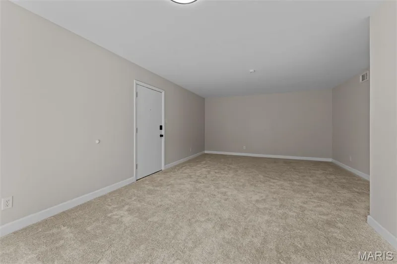 13485 Coliseum Drive #H, Chesterfield, MO 63017 — listing photo 8 of 22