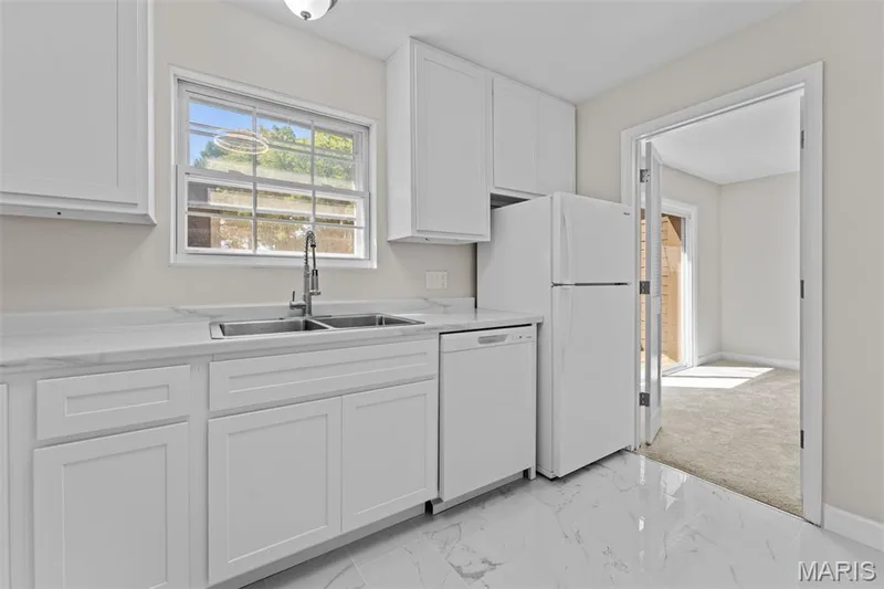 13485 Coliseum Drive #H, Chesterfield, MO 63017 — listing photo 9 of 22