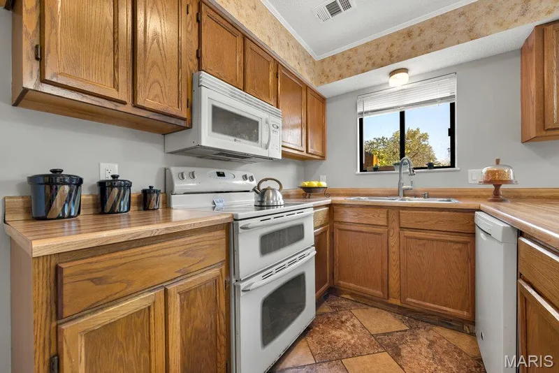 1315 Sunny Terrace Drive #C, O'Fallon, MO 63366 — listing photo 13 of 24