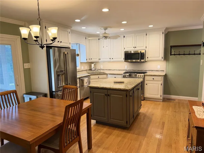 breakfst room to kitchen — 14238 Kinderhook Drive, Chesterfield, MO 63017