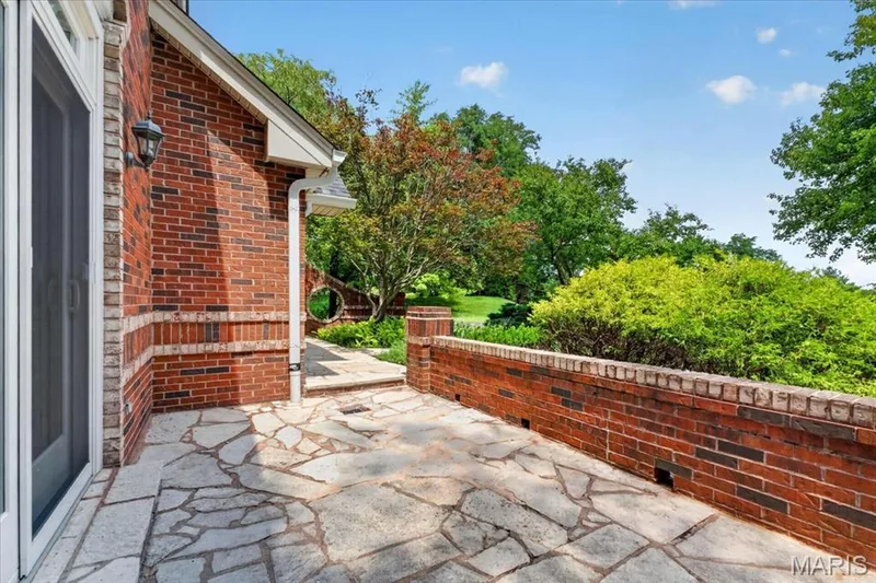 277 Larimore Valley Drive, Wildwood, MO 63005 — listing photo 5 of 49
