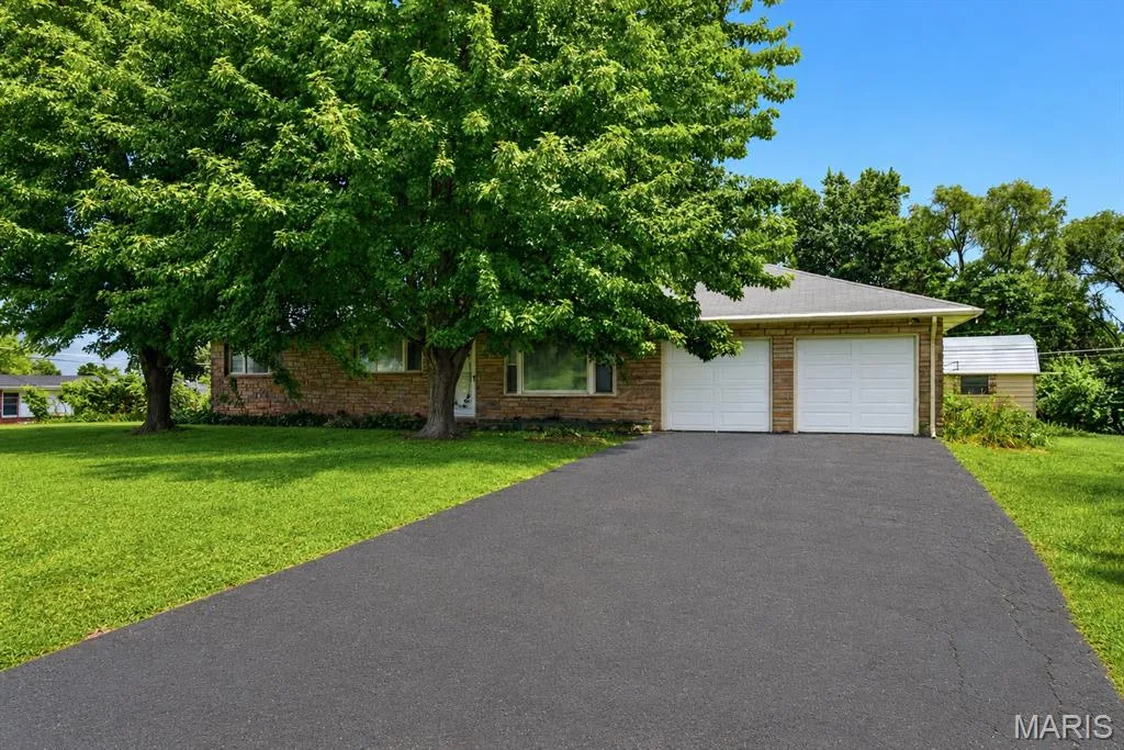 7 Wayne Street, St Charles, MO 63301 — listing photo 1 of 43