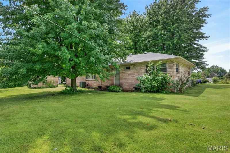7 Wayne Street, St Charles, MO 63301 — listing photo 42 of 43