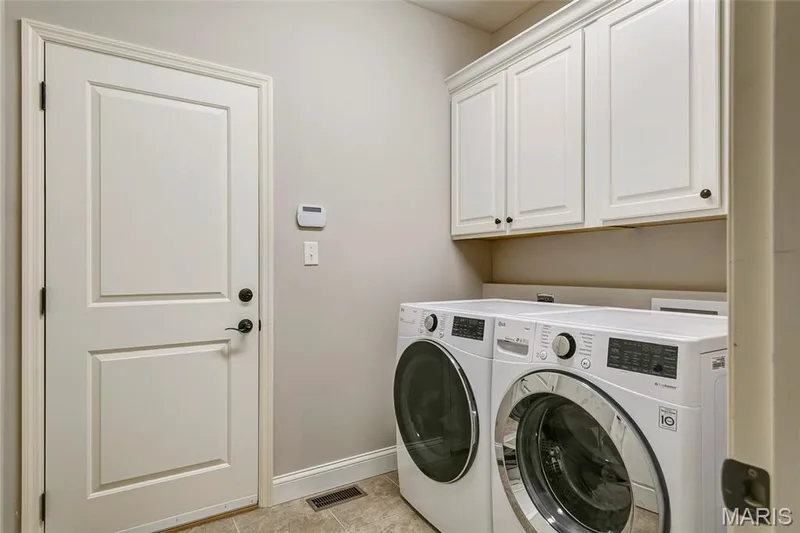 Included washer/dryer — 1209 Silver Fern Drive, Lake St. Louis, MO 63367