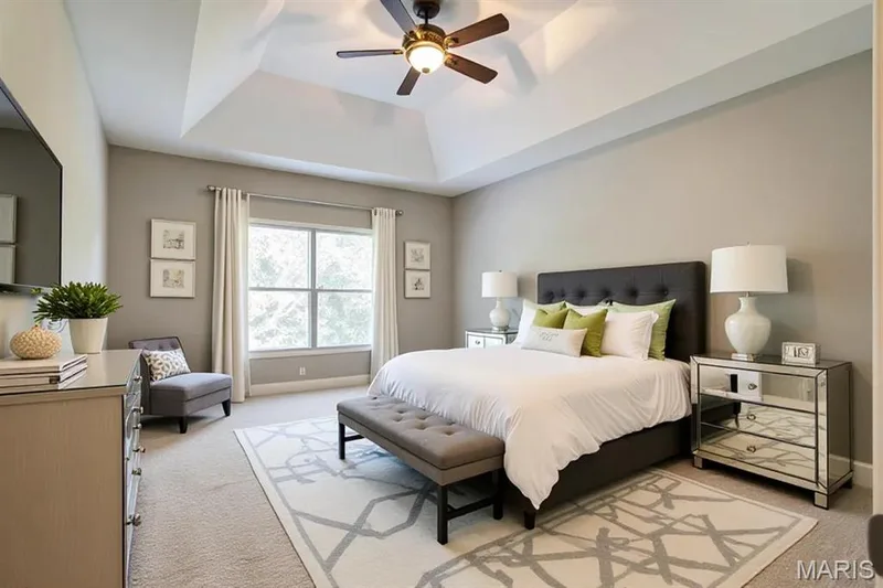 Exquisite master with carpeting in like new condition. — 1209 Silver Fern Drive, Lake St. Louis, MO 63367
