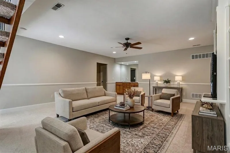 More guest separating space if desired. — 1209 Silver Fern Drive, Lake St. Louis, MO 63367