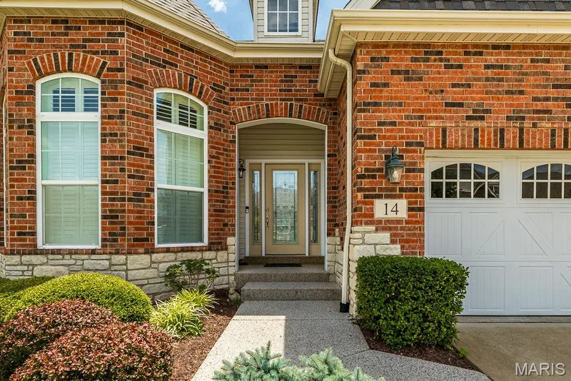 14 Burgundy Place Drive, Dardenne Prairie, MO 63368 — listing photo 3 of 51