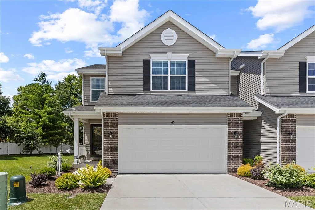 60 Richmond Center Court, St Peters, MO 63376 — listing photo 1 of 31