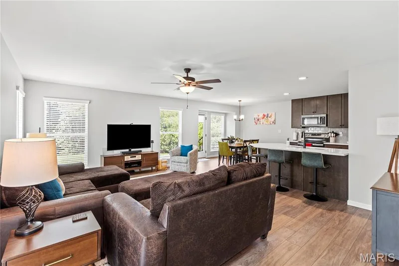 60 Richmond Center Court, St Peters, MO 63376 — listing photo 7 of 31