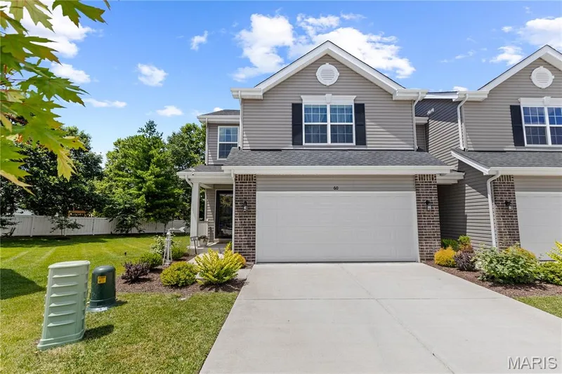 60 Richmond Center Court, St Peters, MO 63376 — listing photo 3 of 31