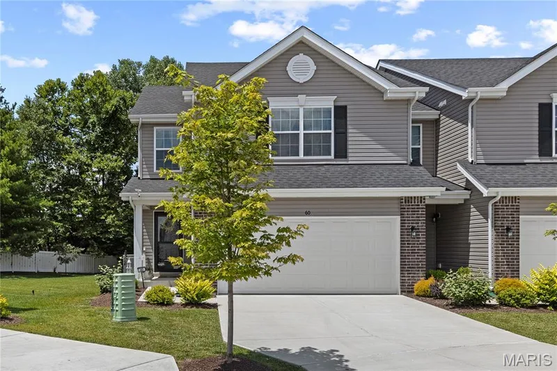 60 Richmond Center Court, St Peters, MO 63376 — listing photo 4 of 31