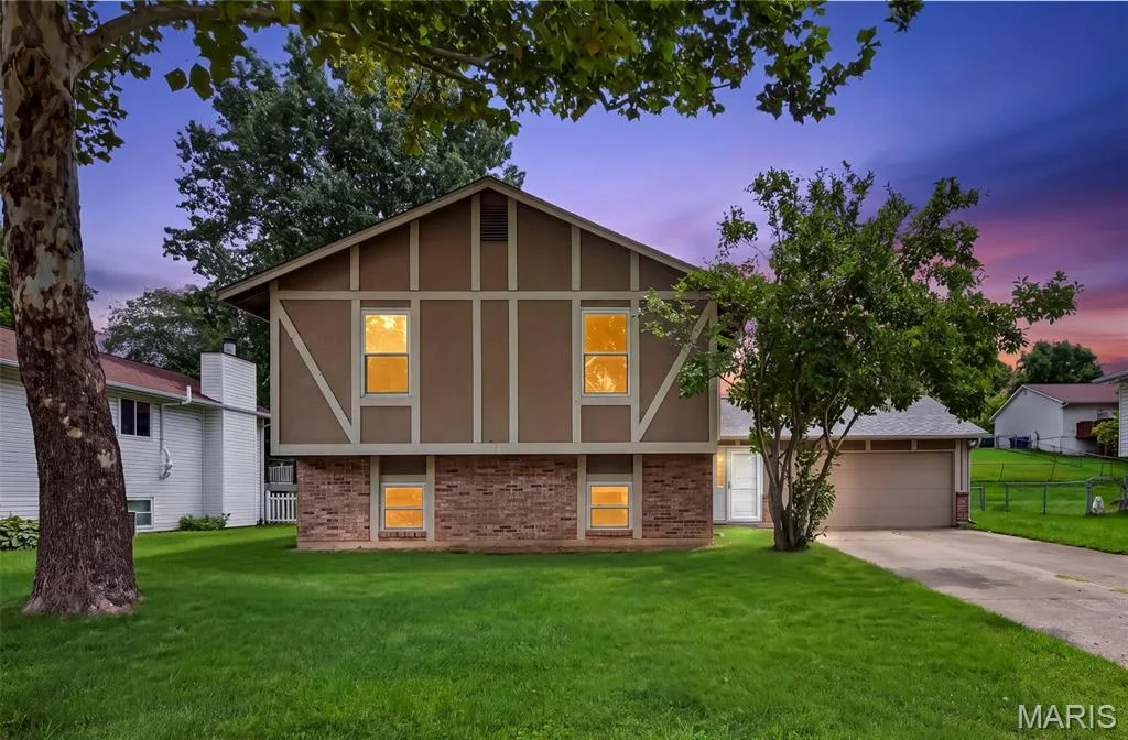 Welcome Home!! — 1719 Foxglove Drive, St Charles, MO 63303