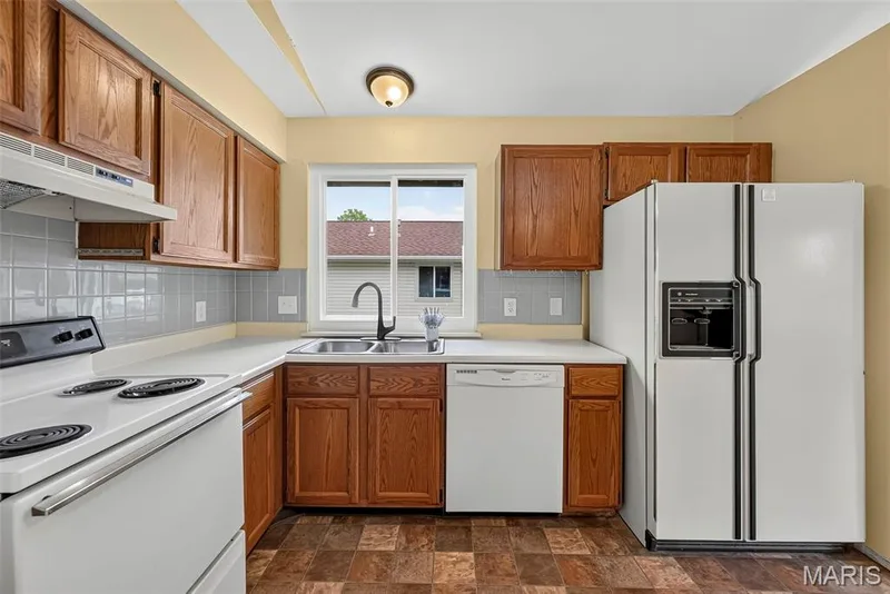 1719 Foxglove Drive, St Charles, MO 63303 — listing photo 15 of 38