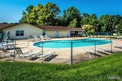 Image quality insufficient for description — 1430 Summergate Parkway #J, St Charles, MO 63303