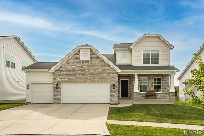 Stunning Madison model with 5 Bedrooms and 4.5 Baths. — 325 Gailin Drive, Lake St. Louis, MO 63367