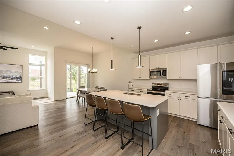 325 Gailin Drive, Lake St. Louis, MO 63367 — listing photo 11 of 58