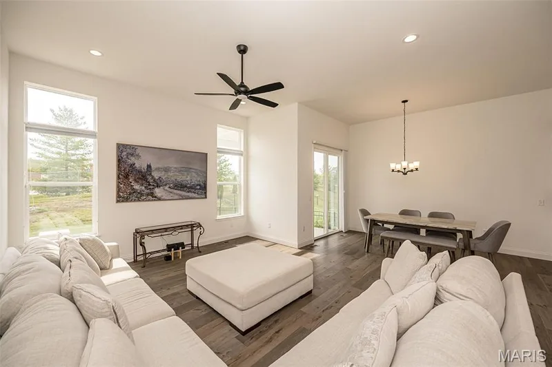 325 Gailin Drive, Lake St. Louis, MO 63367 — listing photo 18 of 58