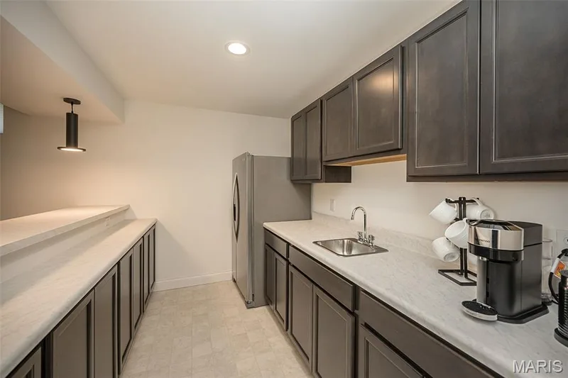Wet/Dry Bar in the lower level — 325 Gailin Drive, Lake St. Louis, MO 63367