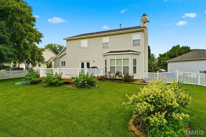 Beautifully landscaped lot. — 28 Seabiscuit Drive, St Charles, MO 63301