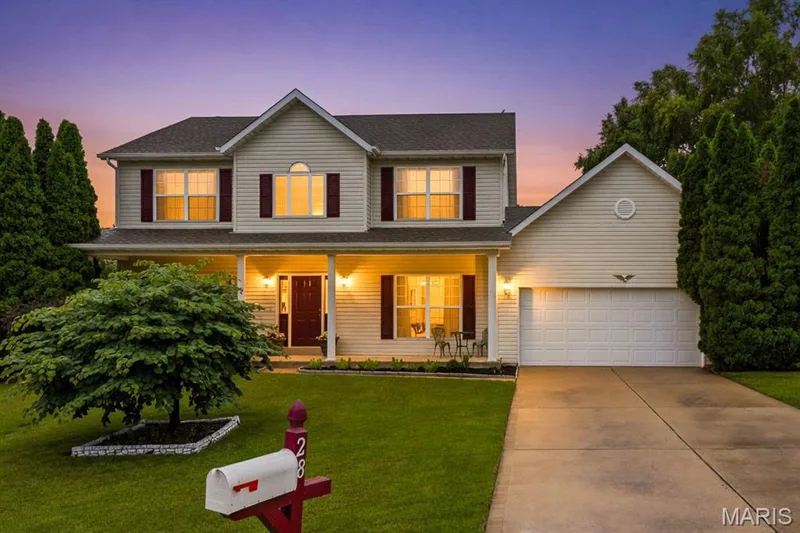 Located on a cul de sac — 28 Seabiscuit Drive, St Charles, MO 63301