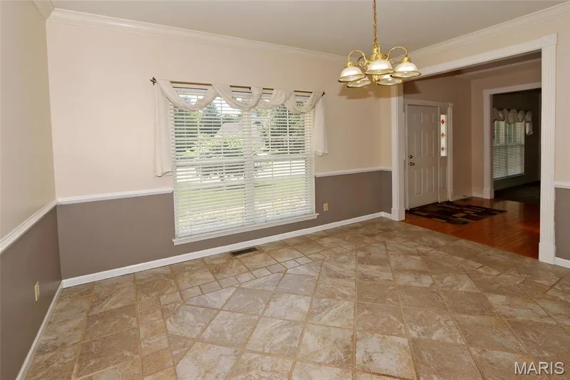 28 Seabiscuit Drive, St Charles, MO 63301 — listing photo 6 of 30