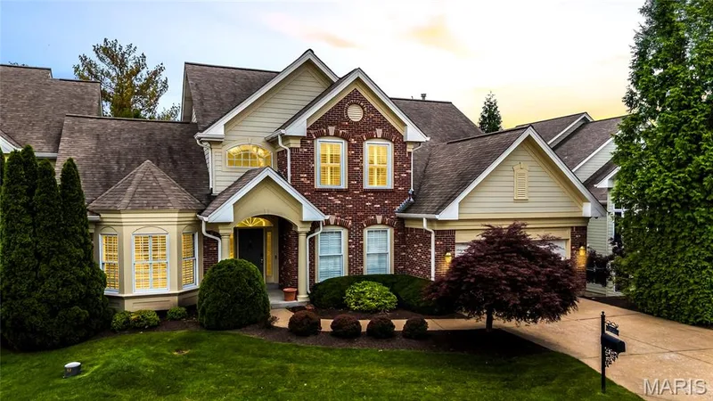 15920 Picardy Crest Court, Chesterfield, MO — listing photo 1