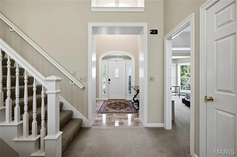 15920 Picardy Crest Court, Chesterfield, MO 63017 — listing photo 2 of 39