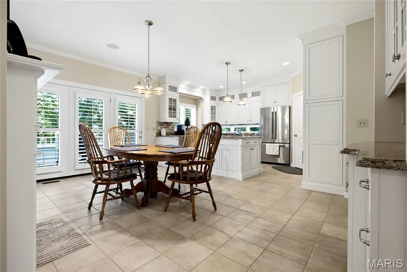 15920 Picardy Crest Court, Chesterfield, MO 63017 — listing photo 5 of 39