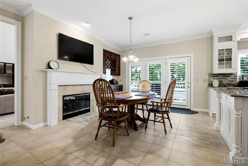 15920 Picardy Crest Court, Chesterfield, MO 63017 — listing photo 6 of 39
