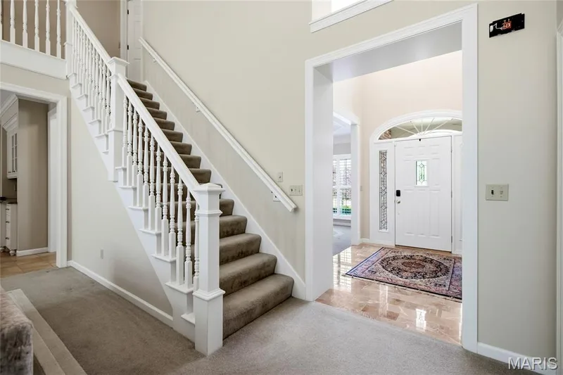 15920 Picardy Crest Court, Chesterfield, MO 63017 — listing photo 14 of 39