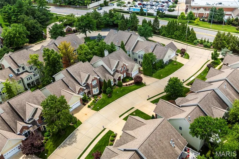 15920 Picardy Crest Court, Chesterfield, MO 63017 — listing photo 37 of 39